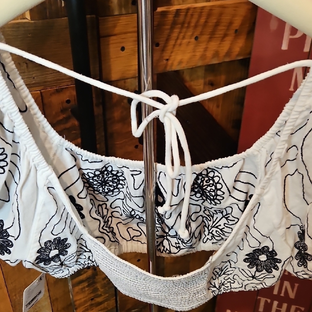 306 Free People White Crop Top with Black Floral Embroidery - Picture 6 of 9